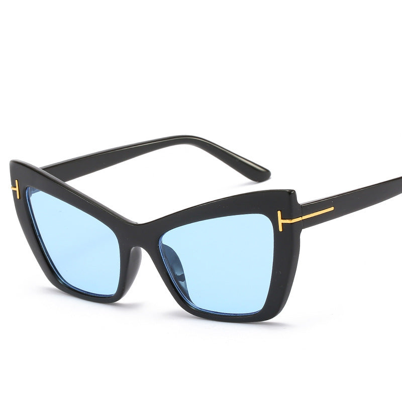 1Cat-Eye Frame Sunglasses with Gradient Lenses Miroken