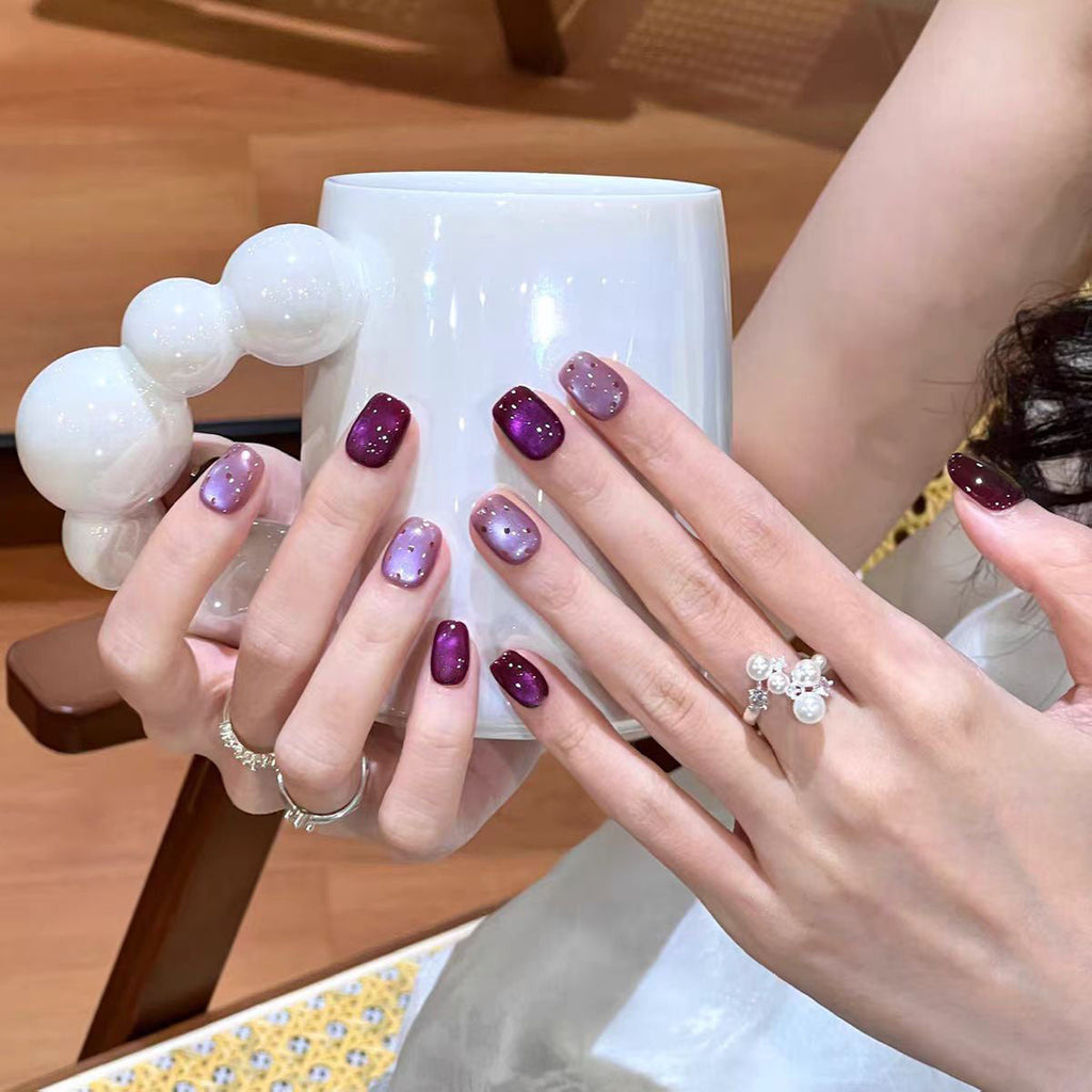 1Artificial nails with ombre effect and glitter Miroken