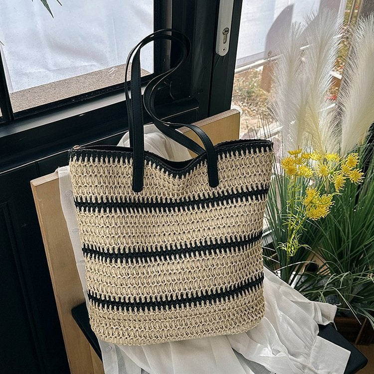 1Handmade beach bag with striking leather handles Miroken