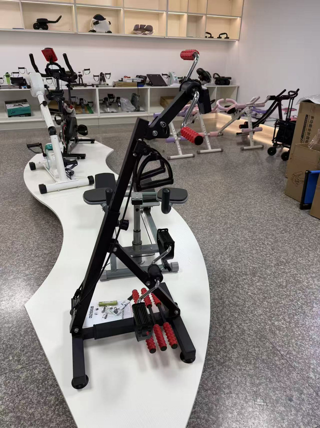 1Multi-Functional Fitness Trainer Miroken