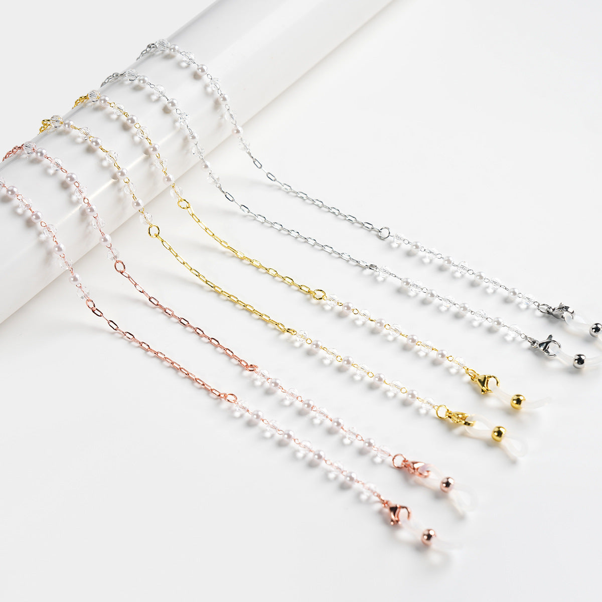 1Elegant Pearl-Accented Eyewear Chain Miroken