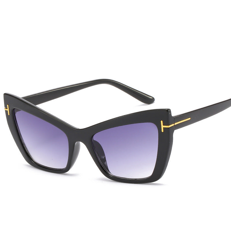 1Cat-Eye Frame Sunglasses with Gradient Lenses Miroken