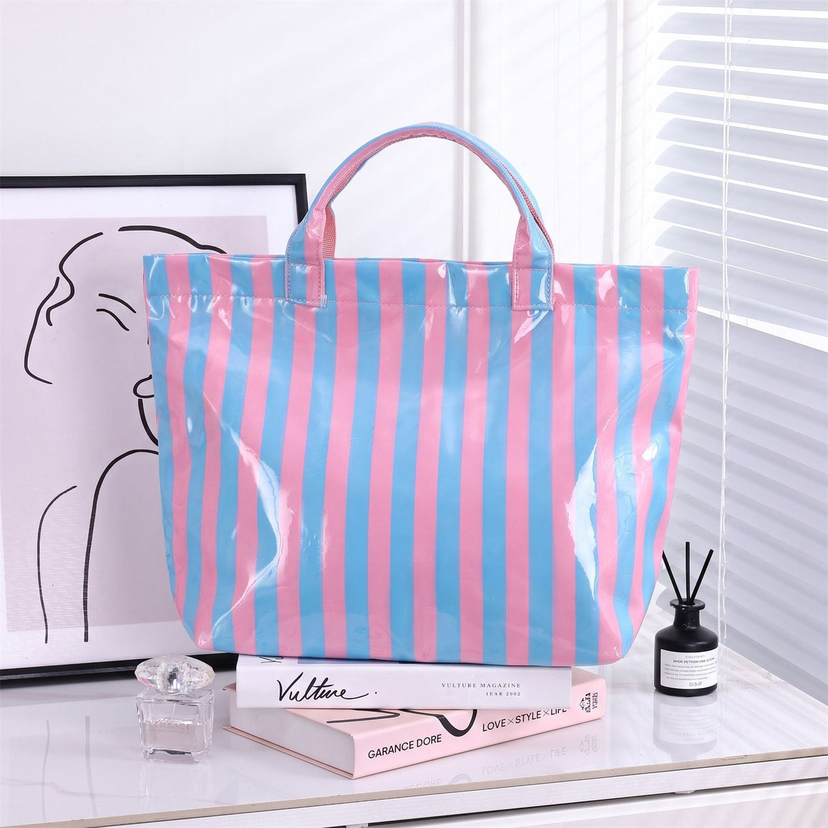 1Versatile Laminated Beach Tote Miroken