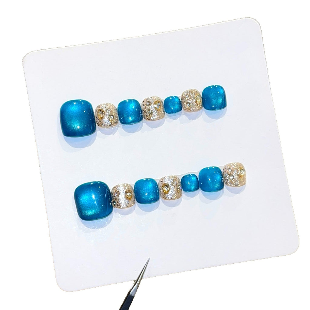 1Art Nail Design with Shimmering Accents and Sparkling Rhinestone Details Miroken