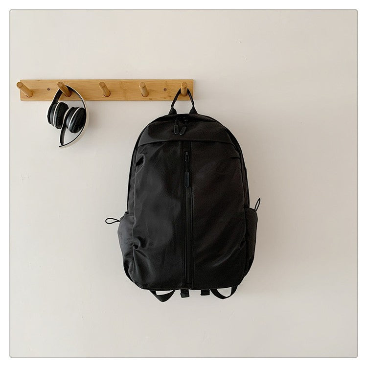 1Everyday backpack with smart compartment system and water-repellent material Miroken