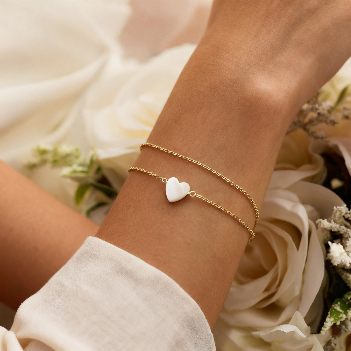 1Elegant Heart Charm Bracelet Miroken