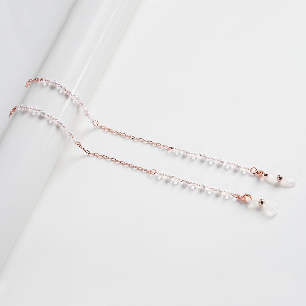 1Elegant Pearl-Accented Eyewear Chain Miroken