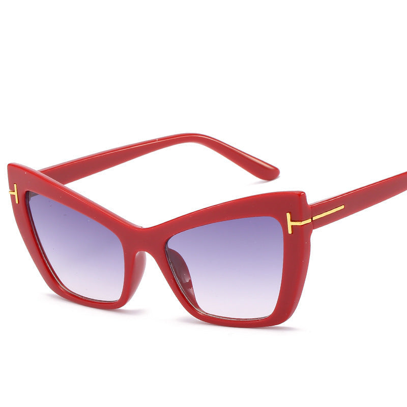 1Cat-Eye Frame Sunglasses with Gradient Lenses Miroken