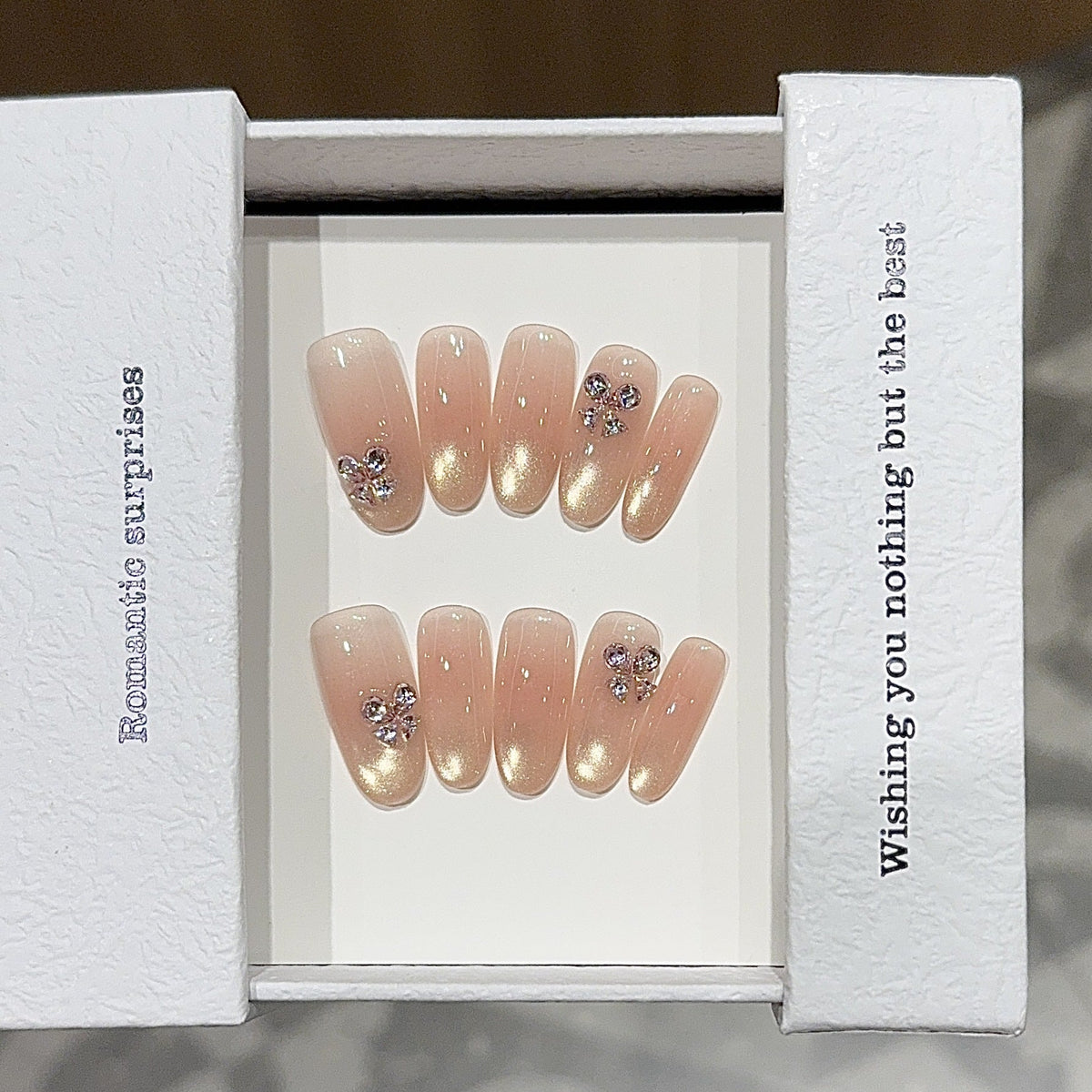 1Elegant artificial nails with glitter and floral design Miroken