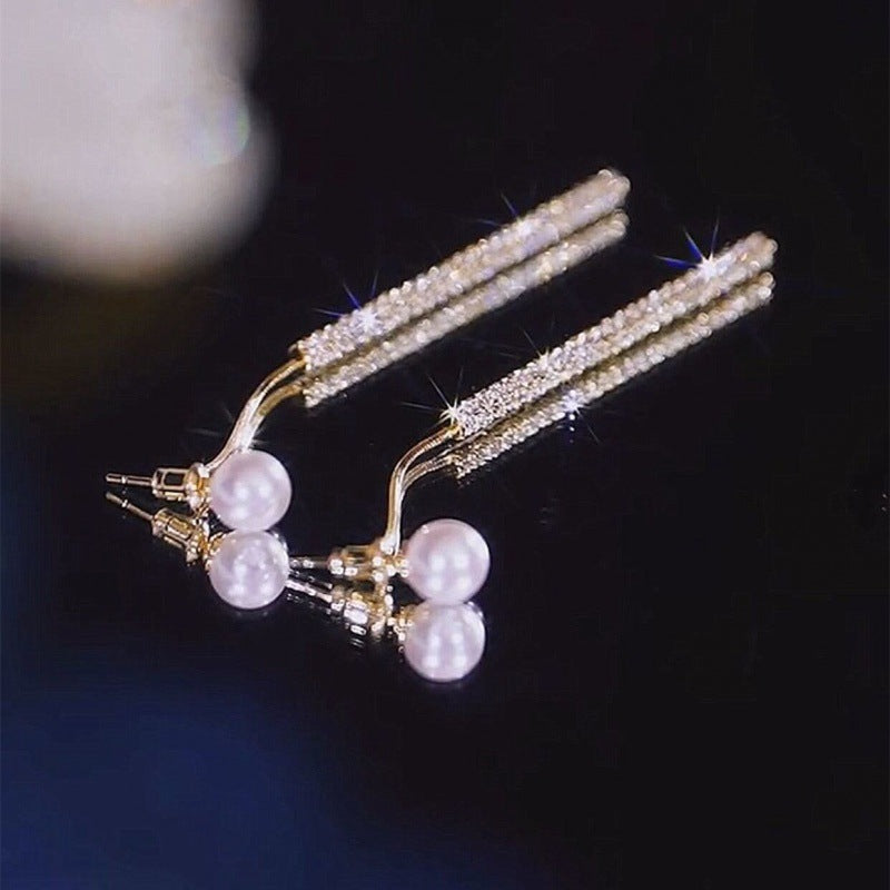 1Elegant and Sparkling Stud Earrings Miroken