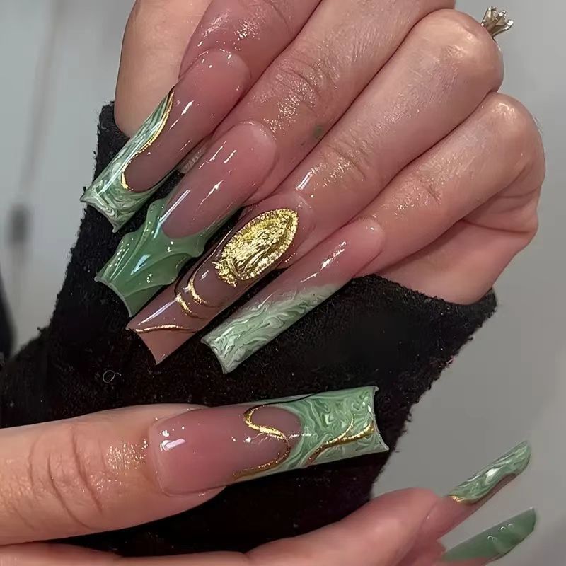1Artistic Press-On Nail Extensions with Gold Detailing Miroken