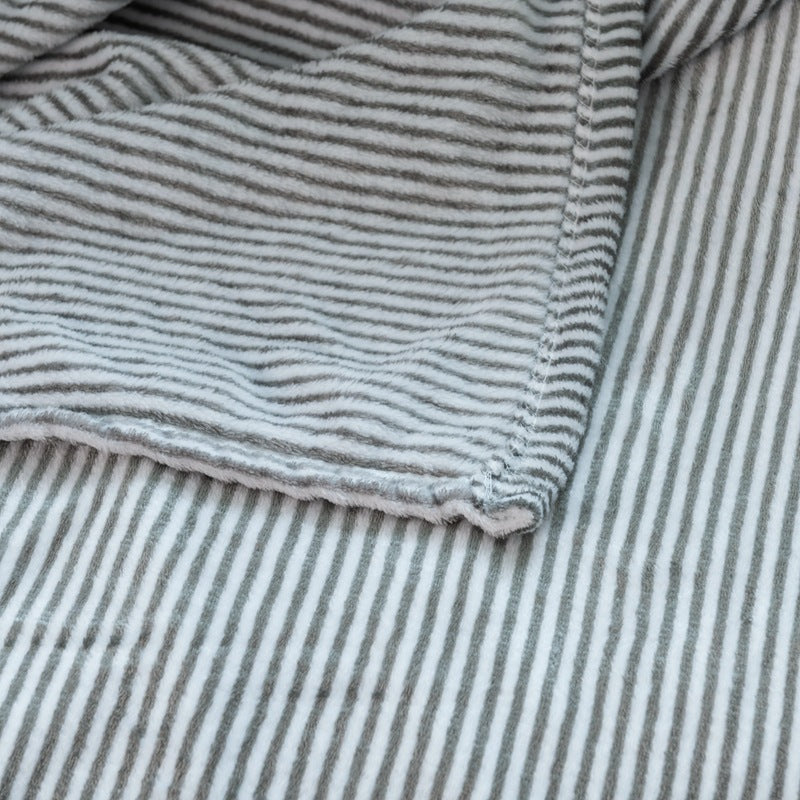 1Ladies' Throw Blanket Miroken