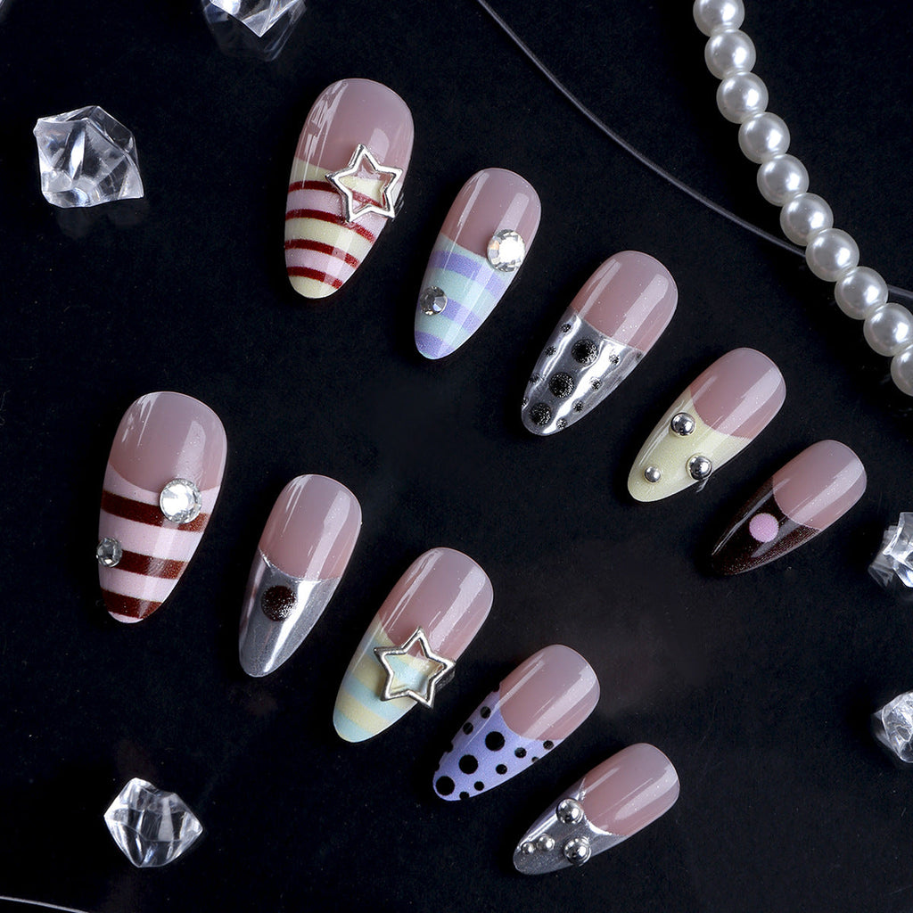 1Artificial nails with creative design and sparkling accents Miroken