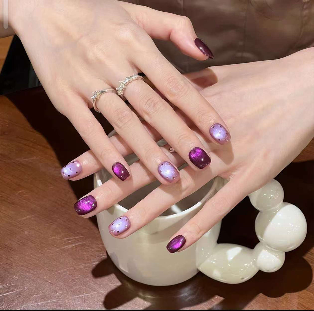 1Artificial nails with ombre effect and glitter Miroken