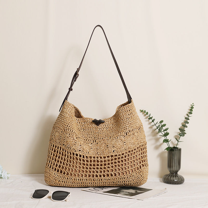 1Hand-knotted shopper bag with trendy mesh design Miroken