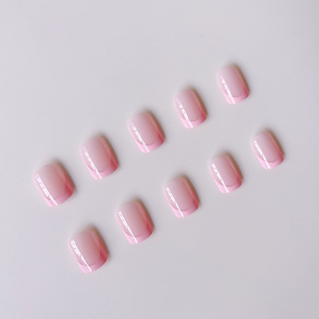 1Artificial nail set with modern French tips and elegant shine Miroken
