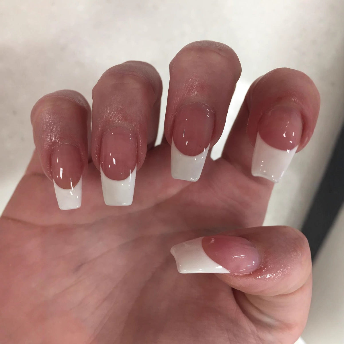 1Nail set with elegant glitter design Miroken