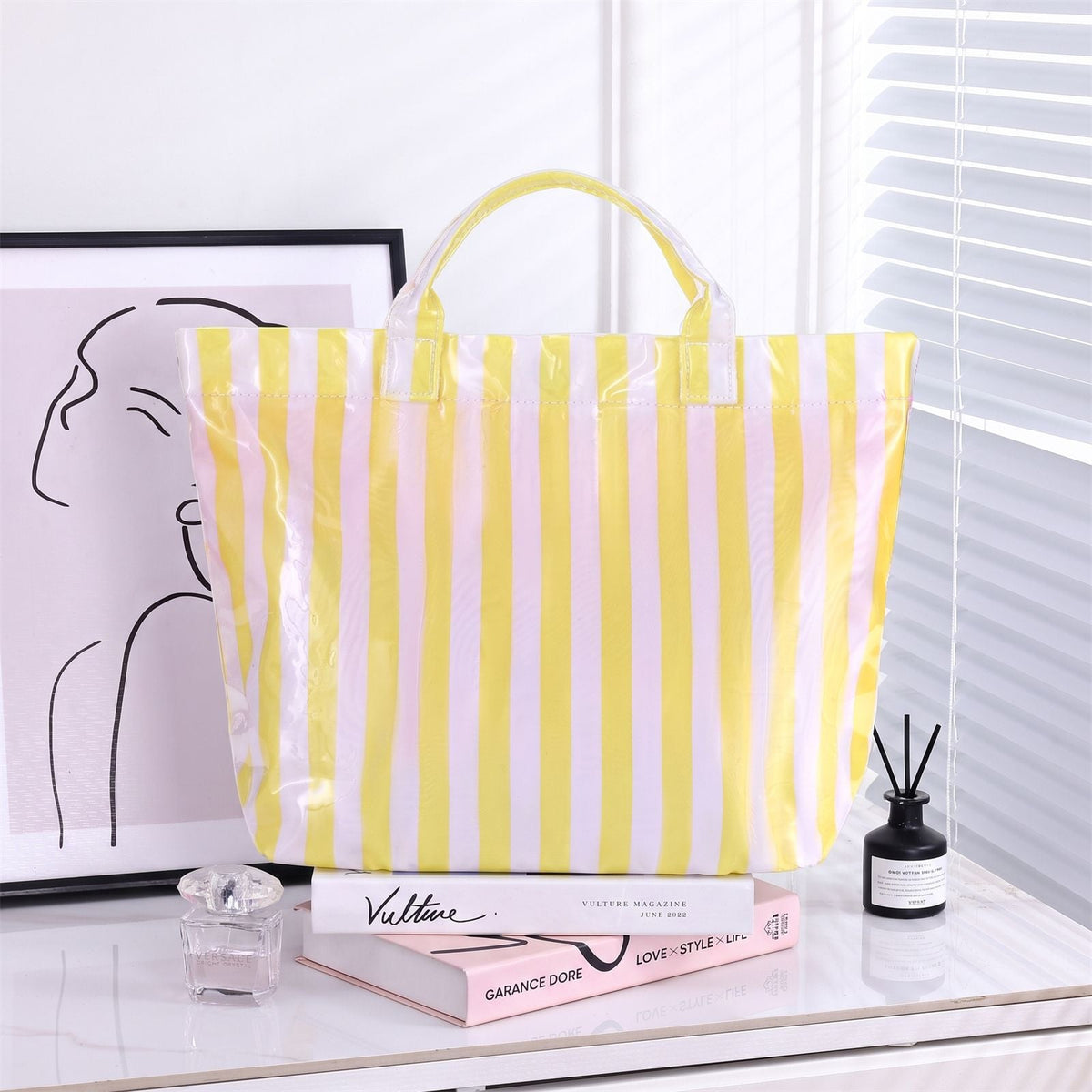1Versatile Laminated Beach Tote Miroken