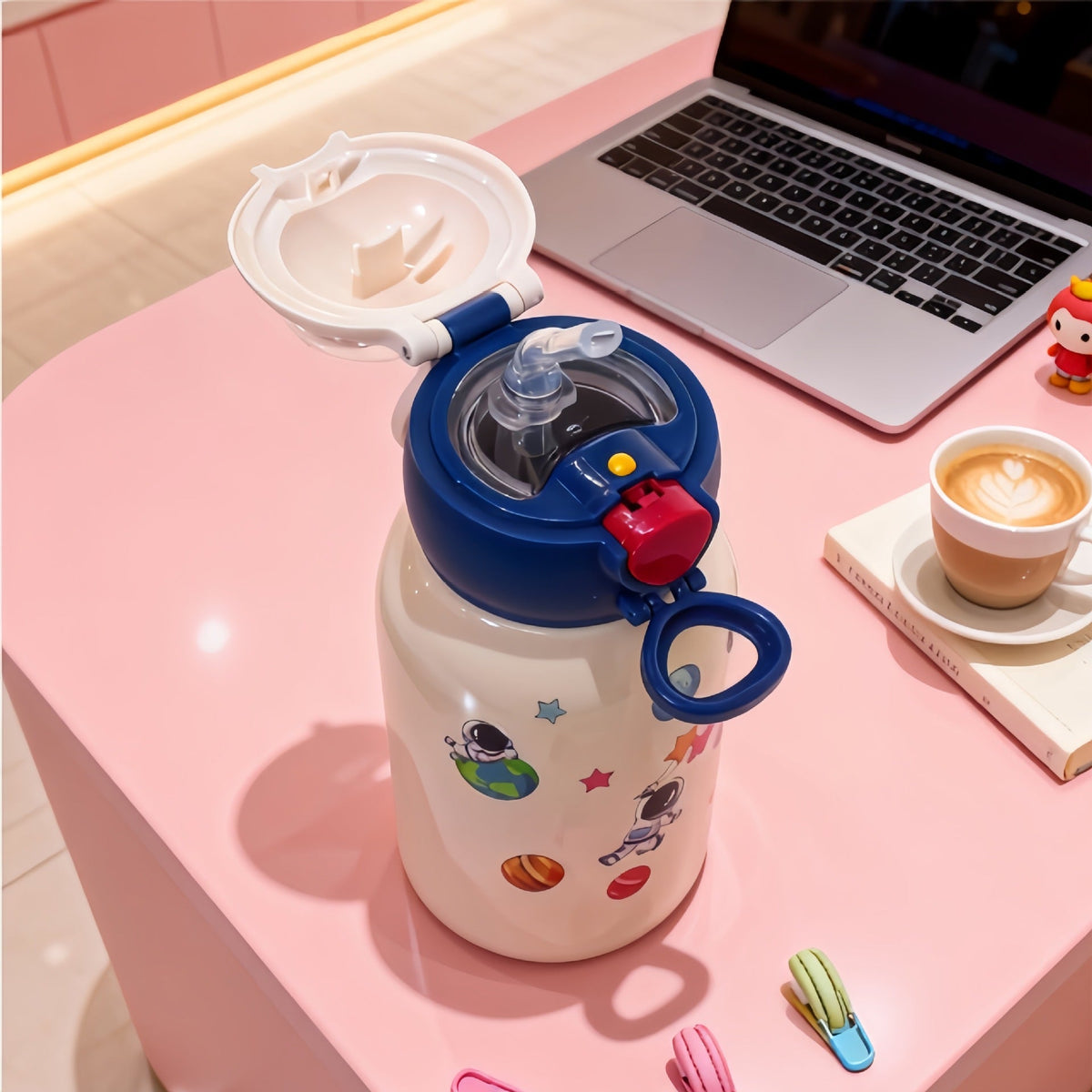 1Child-friendly drinking bottle with fill level indicator Miroken