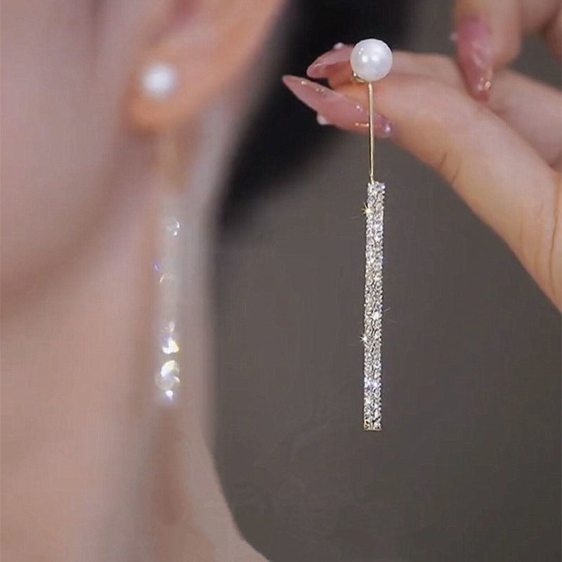 1Elegant and Sparkling Stud Earrings Miroken