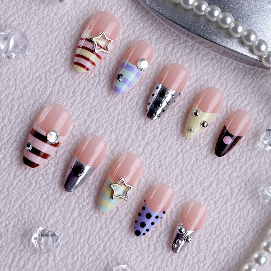 1Artificial nails with creative design and sparkling accents Miroken