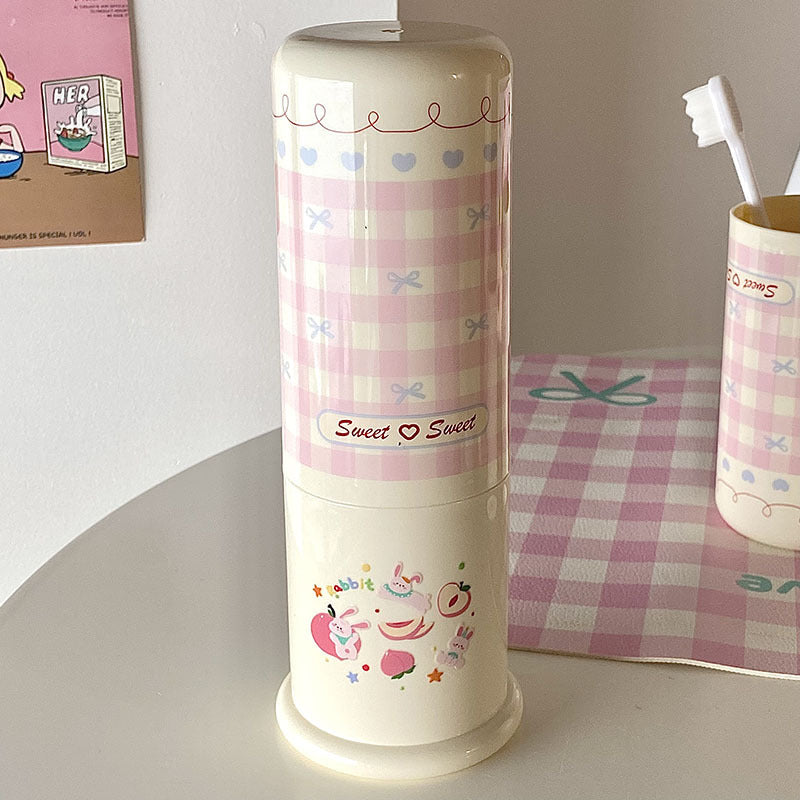 1Stylish toothbrush holder with playful checkered pattern Miroken