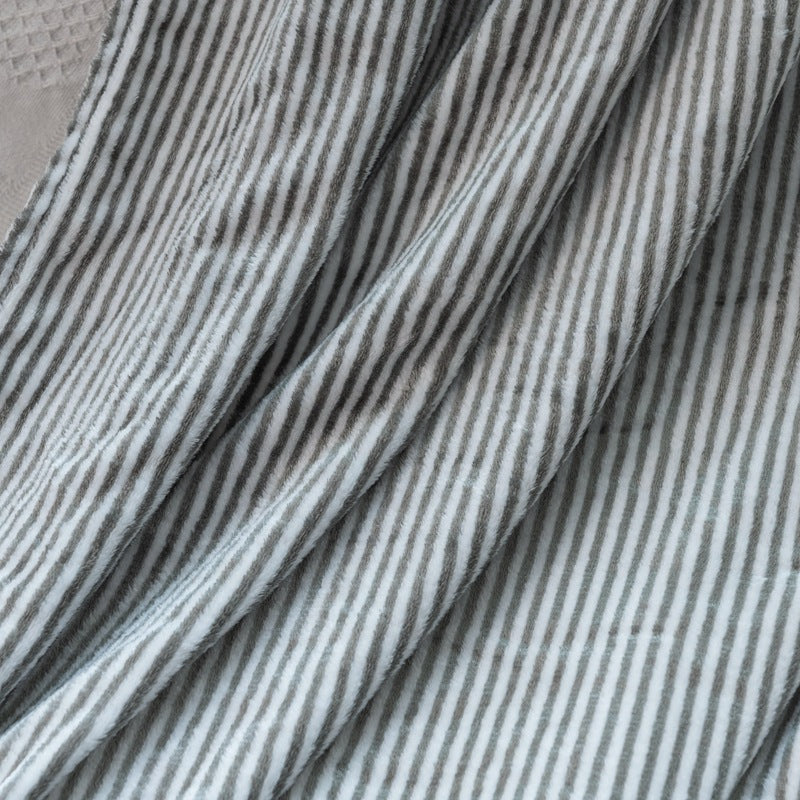 1Ladies' Throw Blanket Miroken