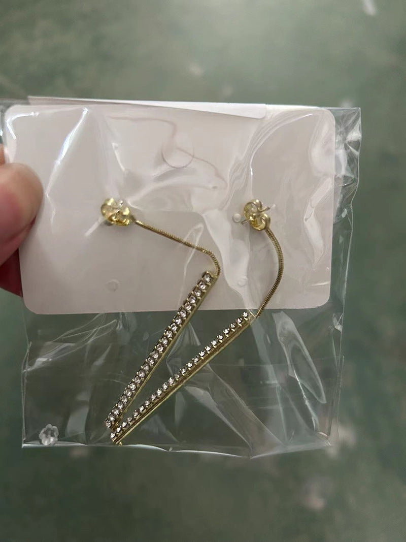 1Elegant and Sparkling Stud Earrings Miroken