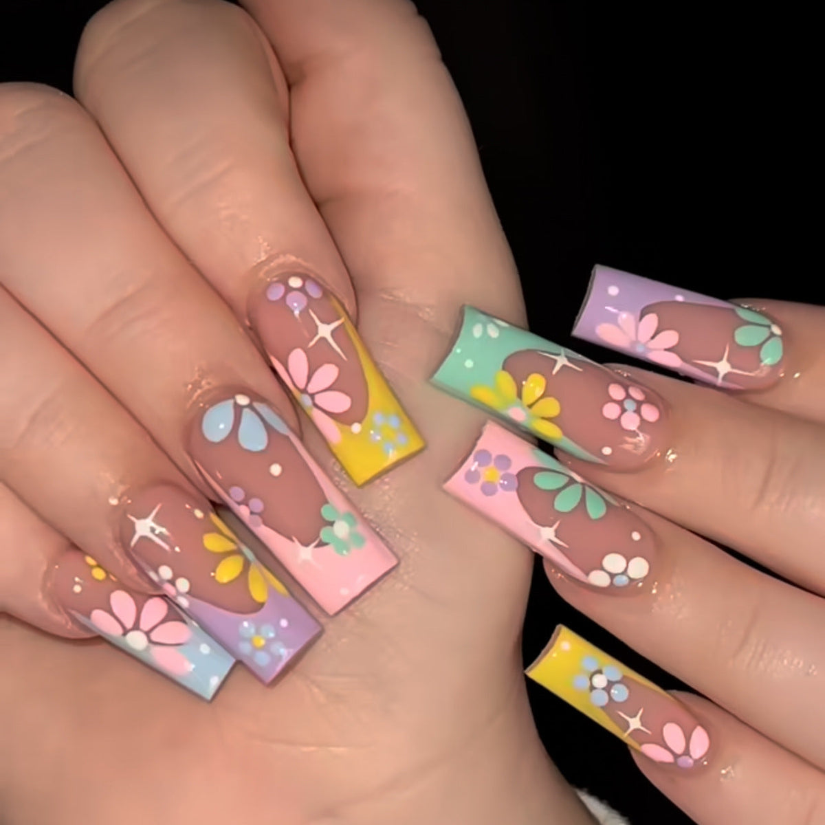 1Artificial nail tips with floral designs Miroken