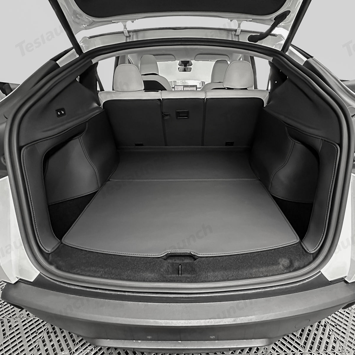 Napa Leather Rear Trunk Mat – Durable Protection for Tesla Model Y Juniper 2025+