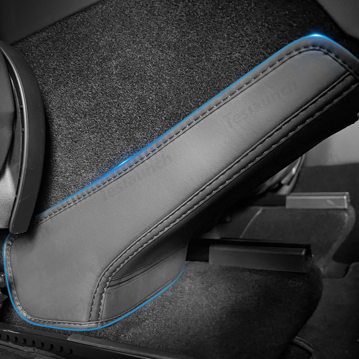 Rear Console Air Vent Guard – Napa Leather Kick Protection for Tesla Model Y Juniper 2025+