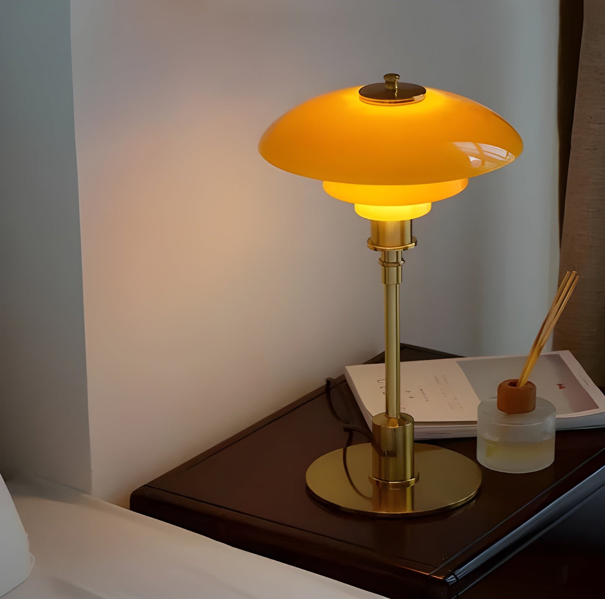 NordiGlow LED Table Lamp – Elegant glass design in Nordic style, dimmable lighting for office, living room or bedroom