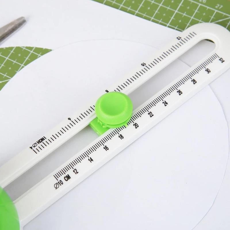 Simple Plastic Round Cutting Knife Model