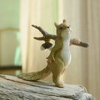 NutCharm – The decorative squirrel with heart!
