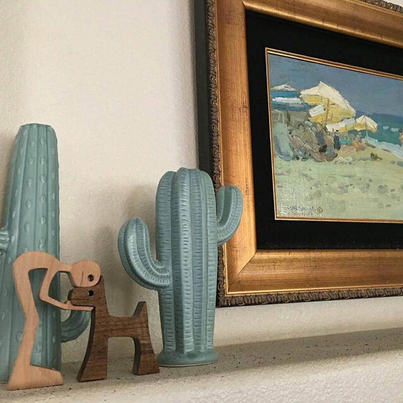 Animal Lover Wooden Sculpture Table Decoration
