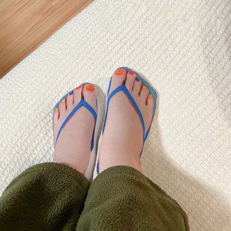 Socks with nail print