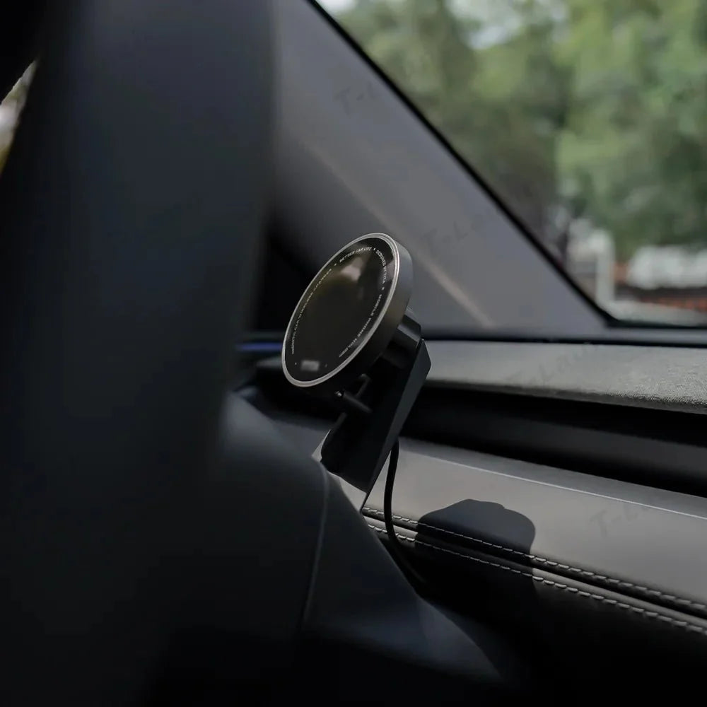 Dashboard Steering Wheel Phone Holder Magnetic Magsafe Wireless Charging Phone Holder For Tesla Model 3 / Y (2017-2025)
