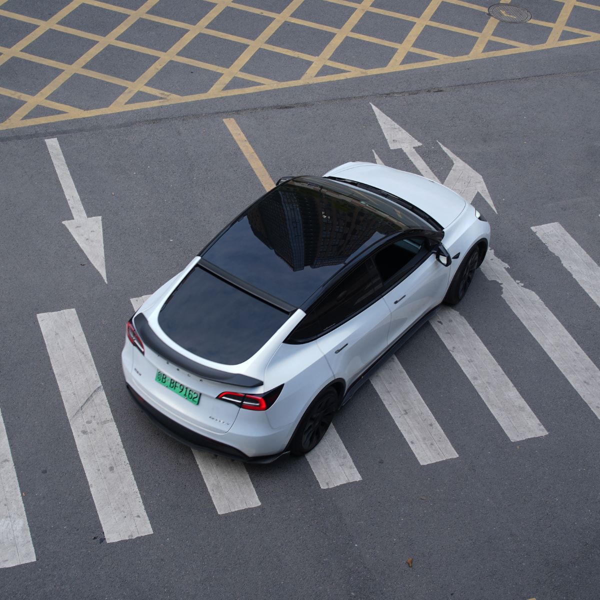 Miroken Model 3 / Y Carbon Fiber Spoiler | V-Style