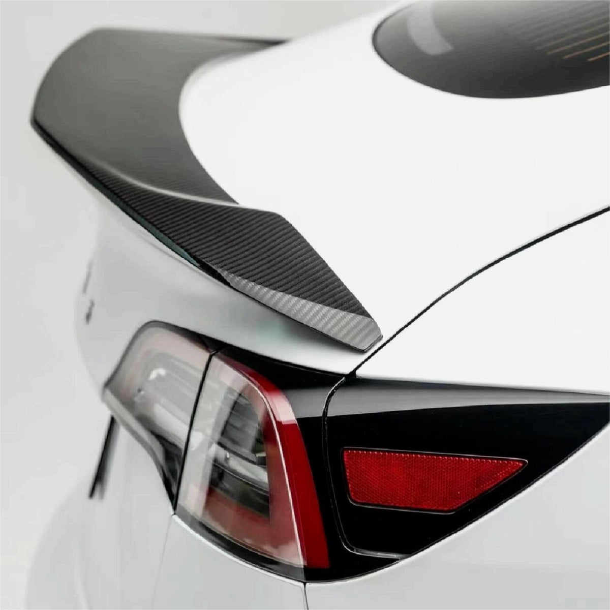 Miroken Model 3 / Y Carbon Fiber Spoiler | V-Style