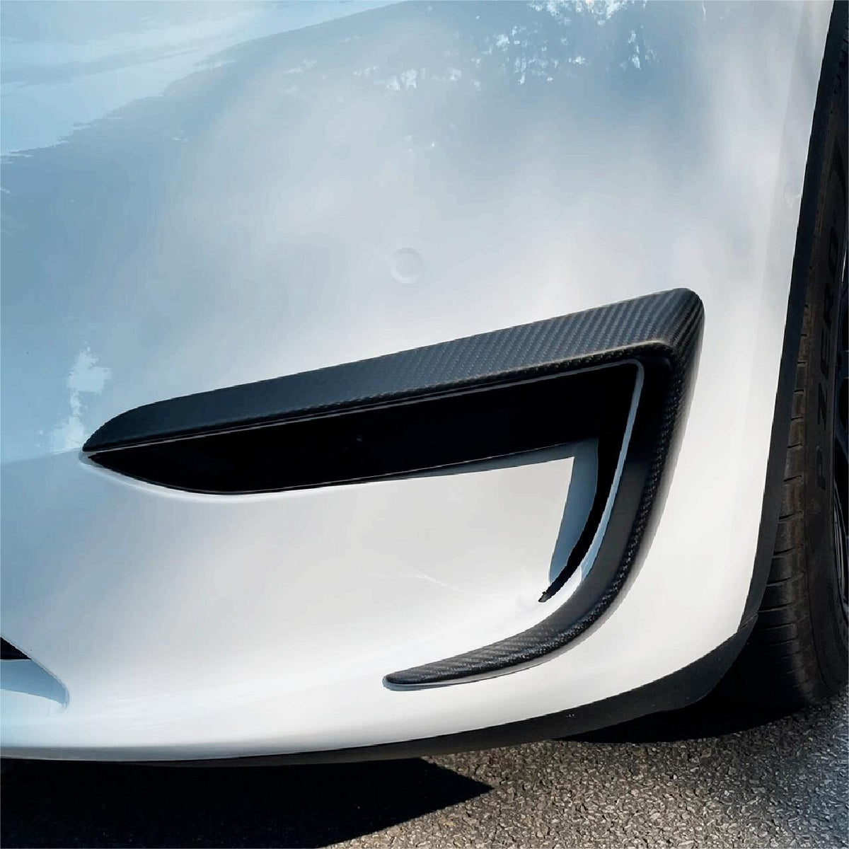 Miroken Tesla Model Y Fog Light Trim - Carbon Fiber Exterior Mods