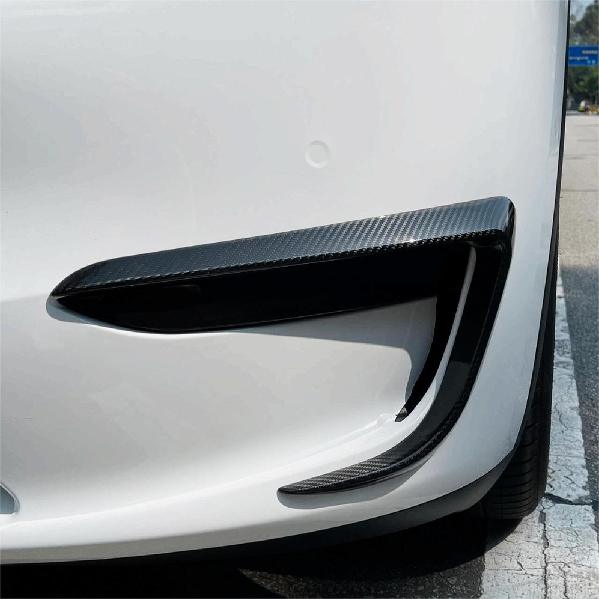 Miroken Tesla Model Y Fog Light Trim - Carbon Fiber Exterior Mods